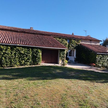 Maison Au Calme Avec Vue Etang Clesse  Buitenkant foto