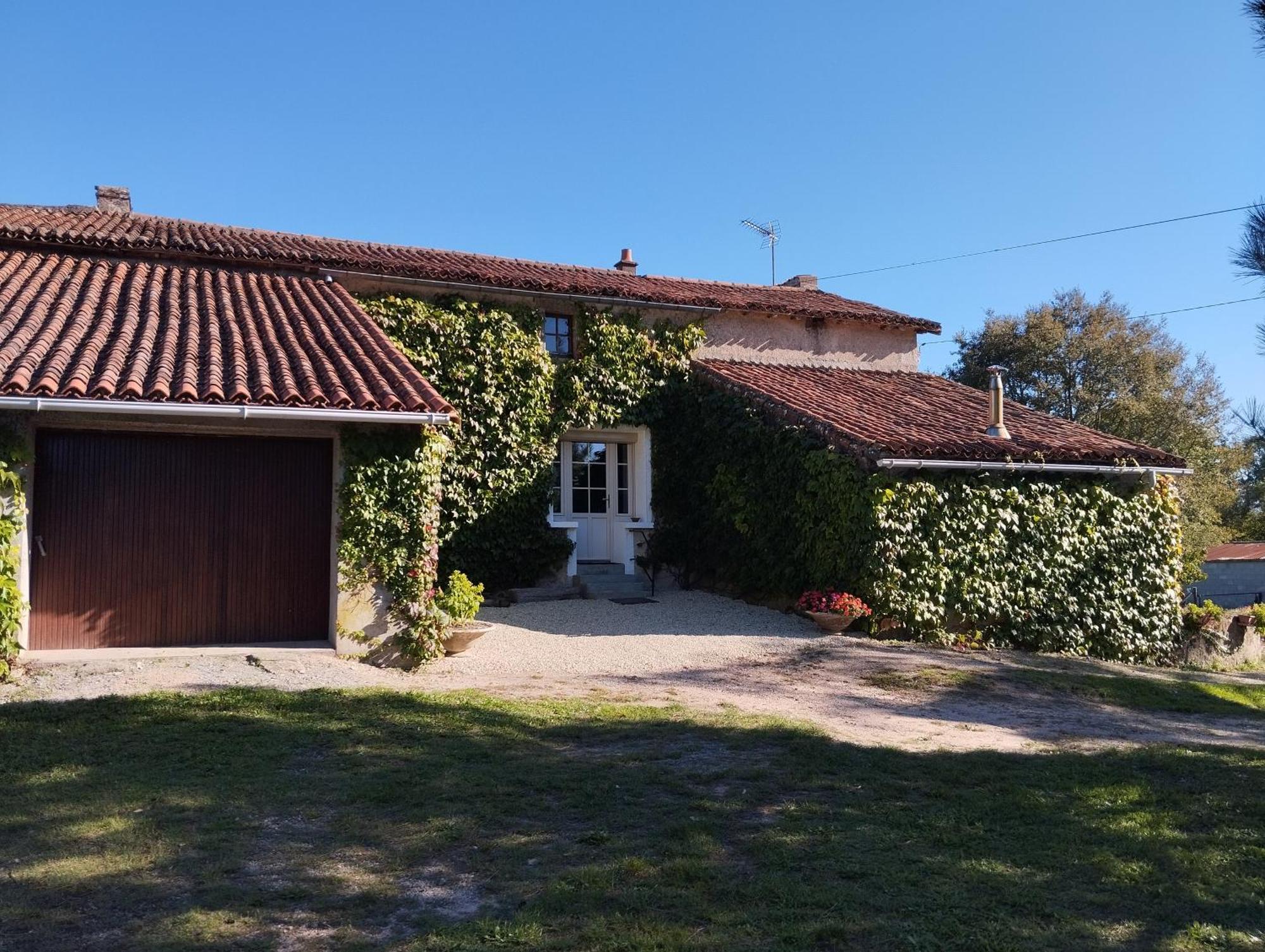 Maison Au Calme Avec Vue Etang Clesse  Buitenkant foto